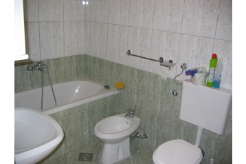 Kroatija Privát Pula, Eksterjeras